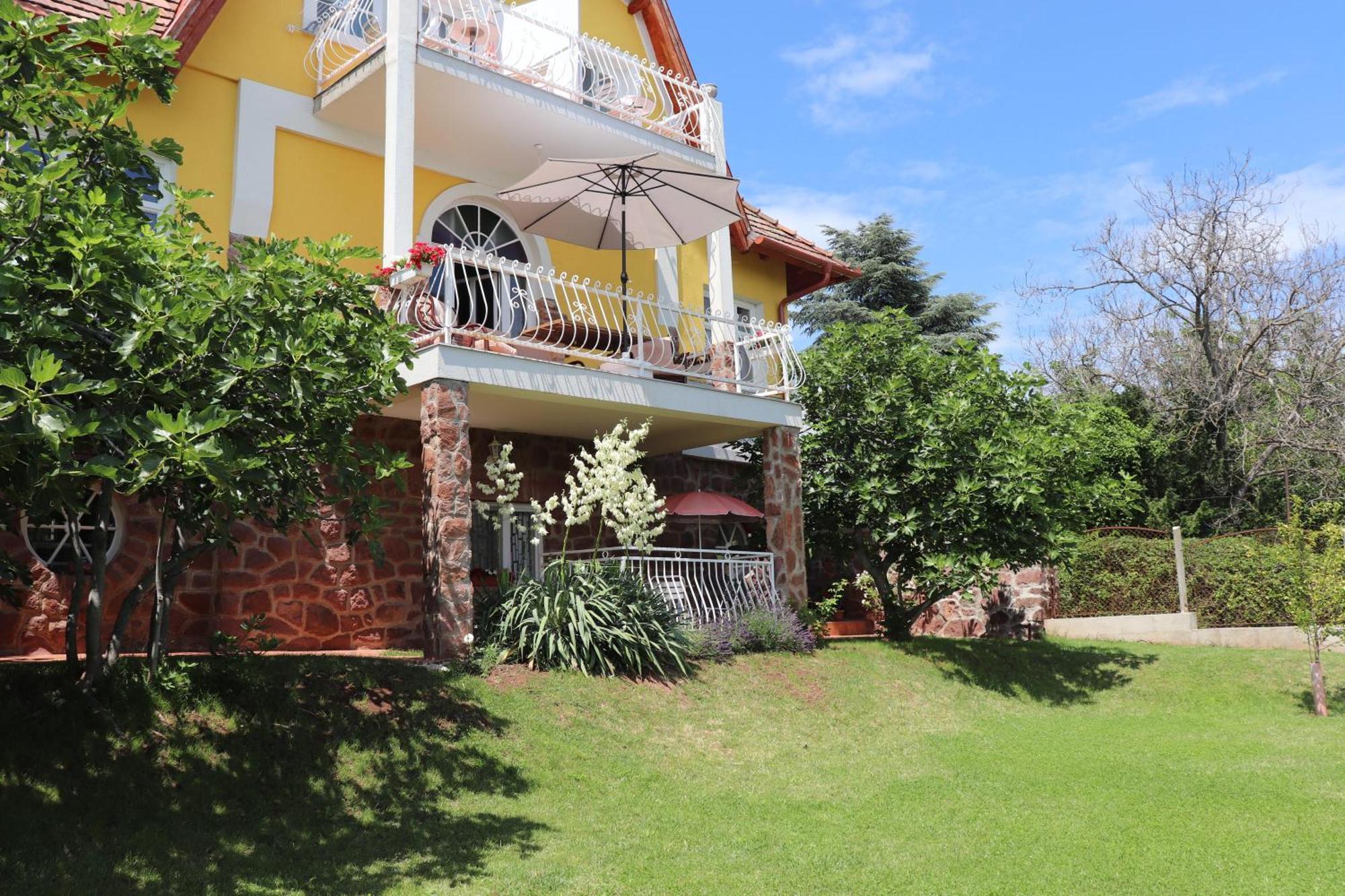 Gyöngyöm Apartman Balatonalmádi Dış mekan fotoğraf