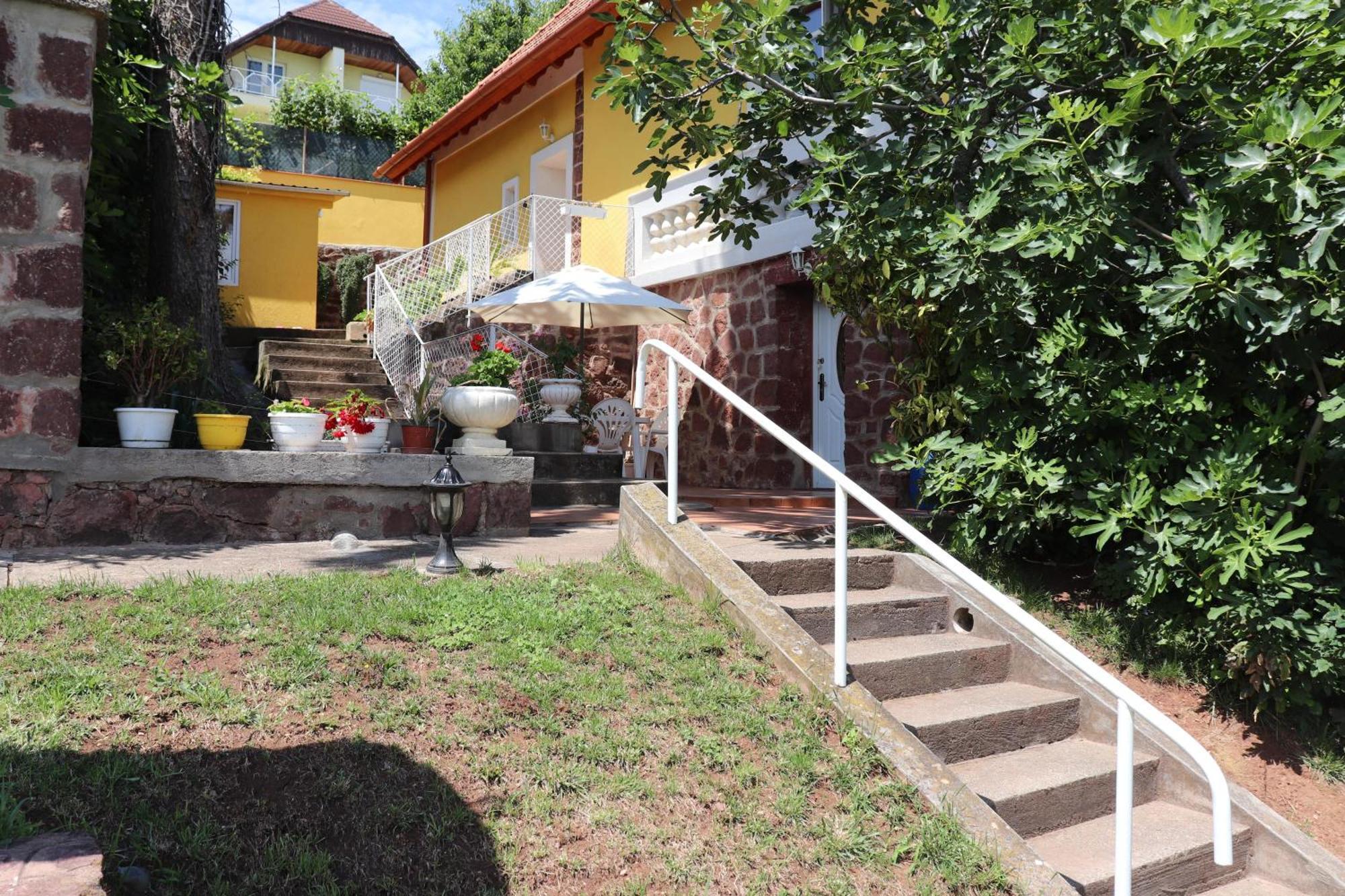 Gyöngyöm Apartman Balatonalmádi Dış mekan fotoğraf